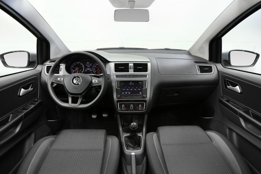 Торпедо Volkswagen Fox Connect 2017 года  (фото 3 из 6)